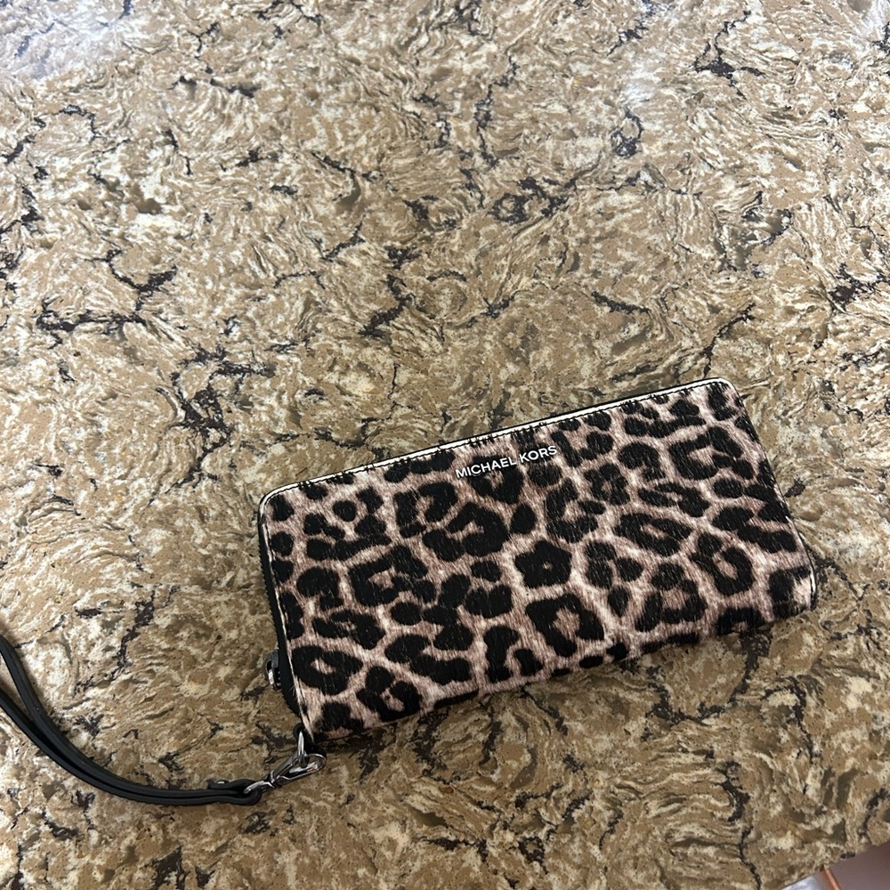 Michael Kors wristlet